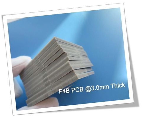F4B 3.0mmの厚い1oz銅が付いている高周波PCB DK 2.2 PTFEパッチのアンテナのために無鉛PCBおよびHASL